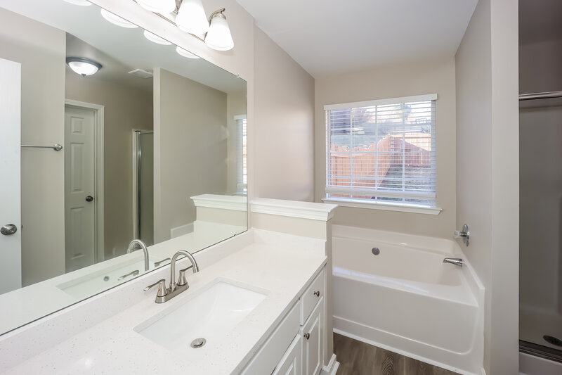 2,110/Mo, 5744 Village Loop Fairburn, GA 30213 Main Bathroom View