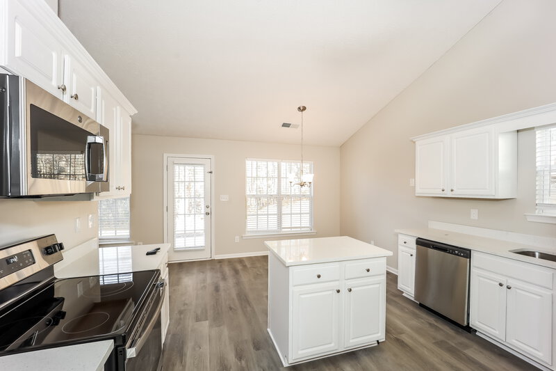 2,685/Mo, 8835 Lake Road Union City, GA 30291 Kitchen View