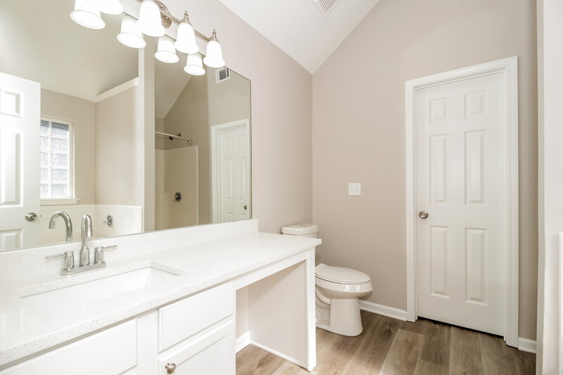 2,305/Mo, 4207 Arnolds Mill Opas Douglasville, GA 30135 Main Bathroom View