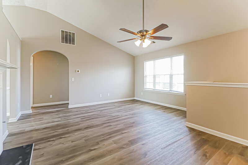 2,450/Mo, 1413 Buckingham Pl Stockbridge, GA 30281 Living Room View 2