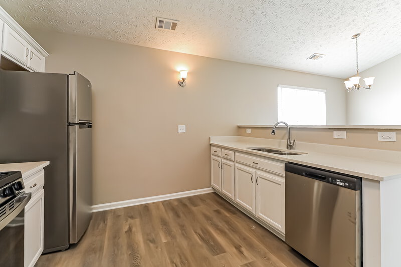 2,450/Mo, 1413 Buckingham Pl Stockbridge, GA 30281 Kitchen View