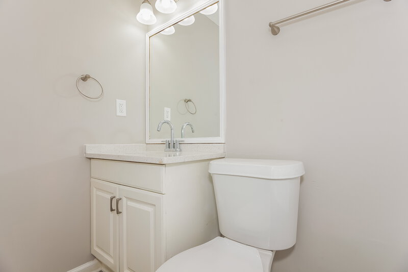 2,310/Mo, 915 Walnut Creek Ln Jonesboro, GA 30238 Powder Room View