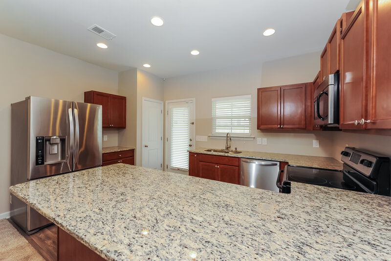 1,725/Mo, 105 Howard Ave Nw Cartersville, GA 30121 Kitchen View