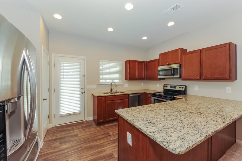 1,725/Mo, 105 Howard Ave Nw Cartersville, GA 30121 Kitchen View 2
