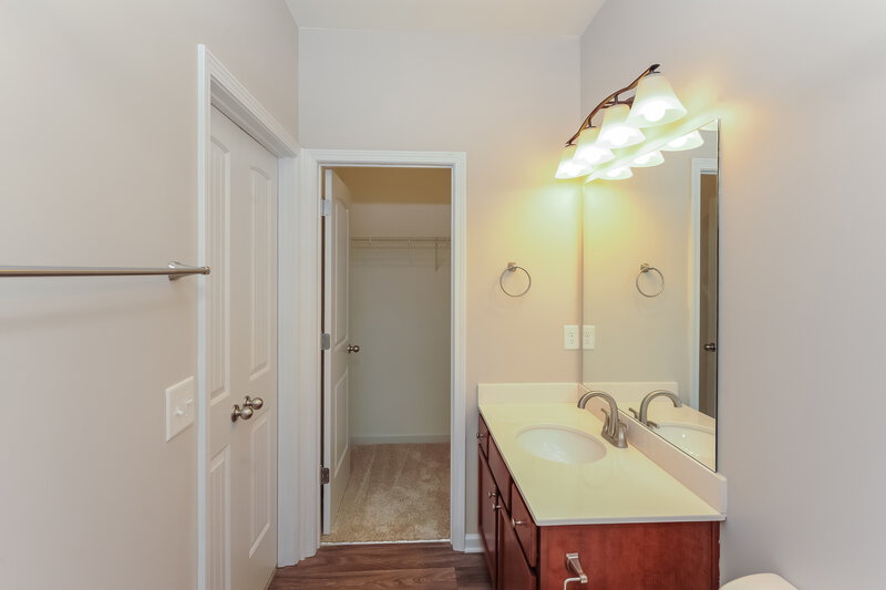 1,725/Mo, 105 Howard Ave Nw Cartersville, GA 30121 Bathroom View