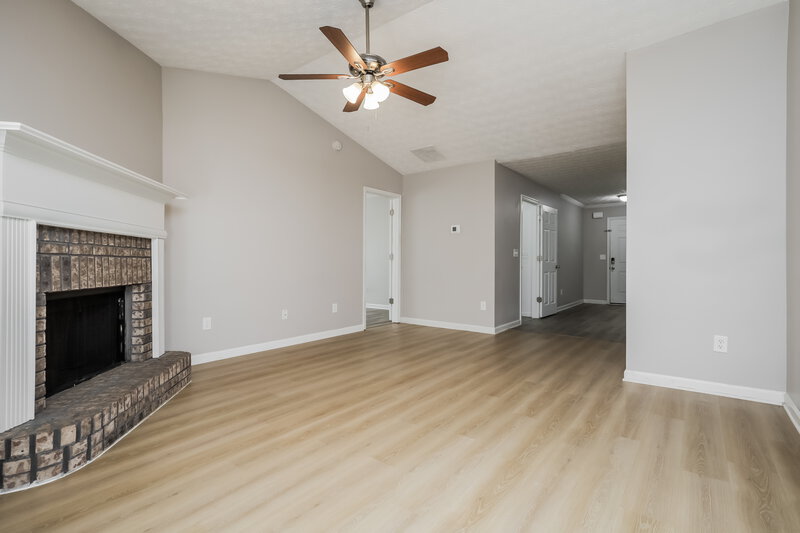 1,815/Mo, 308 Kellys Walk Locust Grove, GA 30248 Living Room View