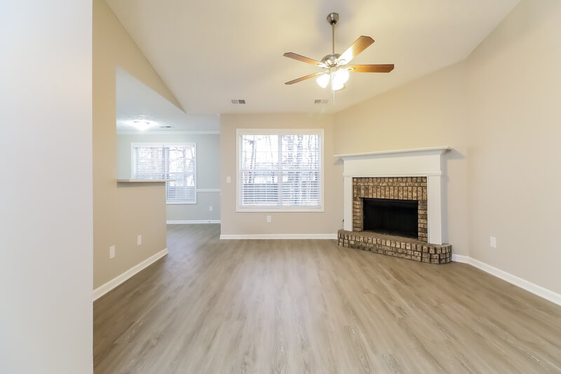 2,520/Mo, 308 Kellys Walk Locust Grove, GA 30248 Living Room View