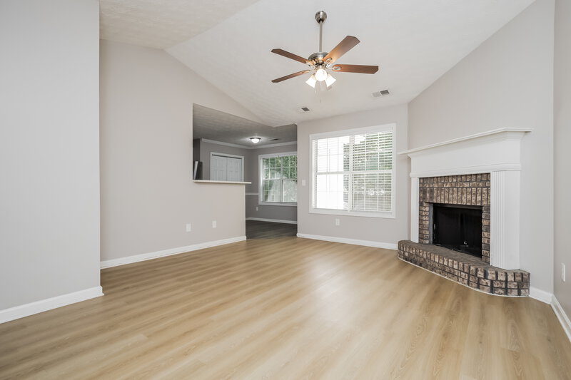 1,815/Mo, 308 Kellys Walk Locust Grove, GA 30248 Living Room View 2