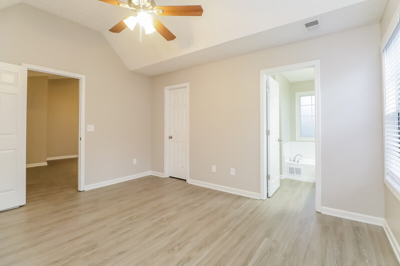 2,520/Mo, 308 Kellys Walk Locust Grove, GA 30248 Main Bedroom View