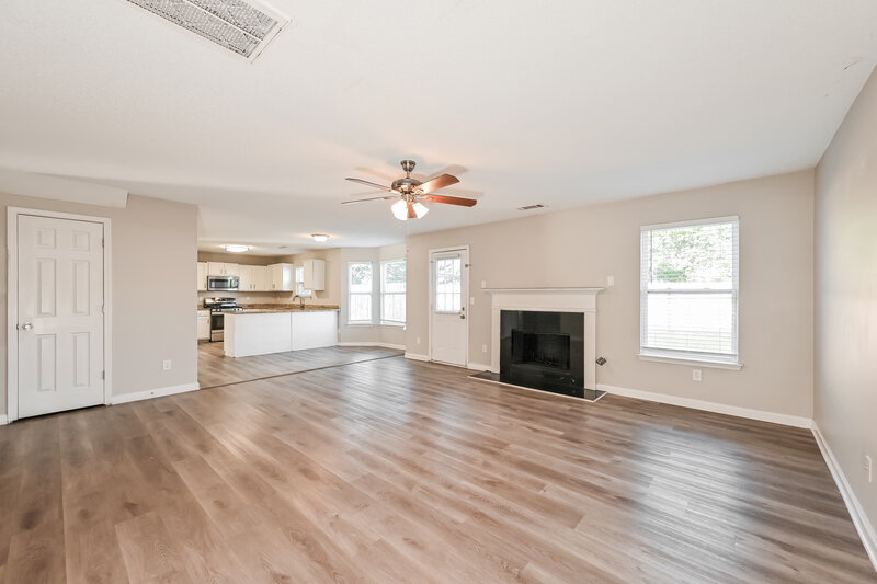 2,590/Mo, 3942 Rosebud Park Dr Snellville, GA 30039 Living Room View