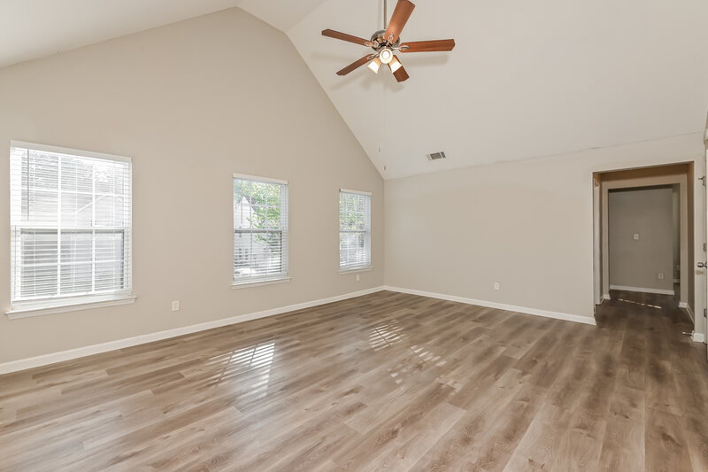 2,590/Mo, 3942 Rosebud Park Dr Snellville, GA 30039 Main Bedroom View