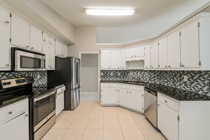 2,160/Mo, 3100 Windwood Trl Lawrenceville, GA 30044 Kitchen View