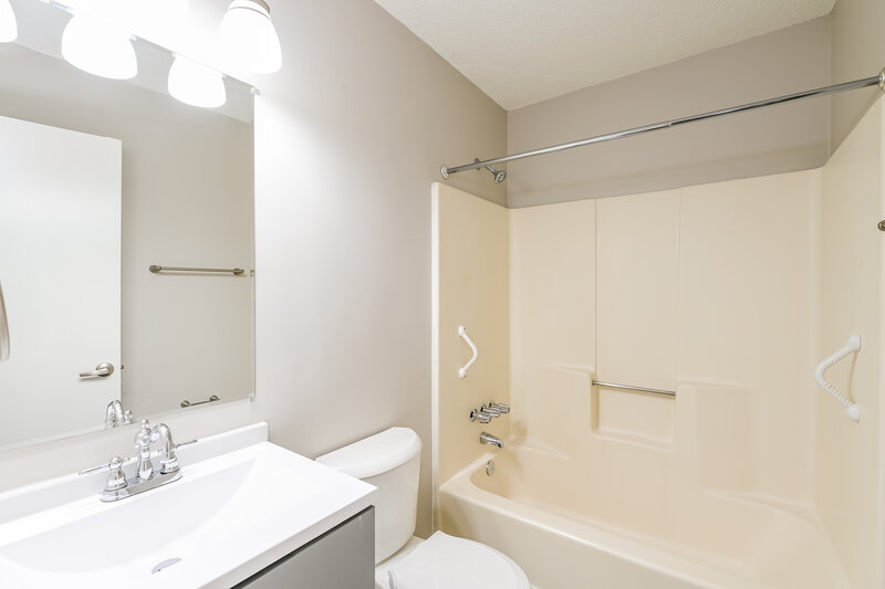 2,160/Mo, 3100 Windwood Trl Lawrenceville, GA 30044 Bathroom View