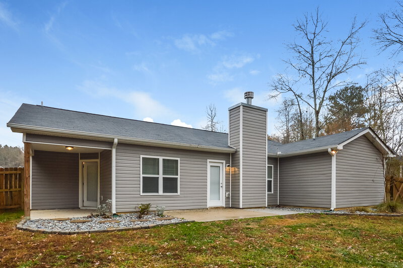 2,050/Mo, 1073 Navaho Trl Monroe, GA 30655 Rear View