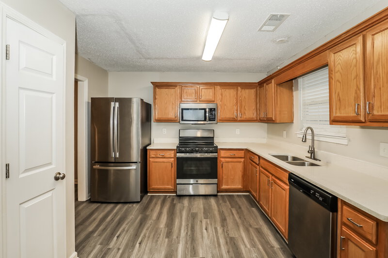 2,190/Mo, 5391 Katherine Village Dr Ellenwood, GA 30294 Kitchen View