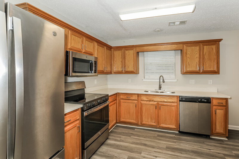 2,190/Mo, 5391 Katherine Village Dr Ellenwood, GA 30294 Kitchen View 2