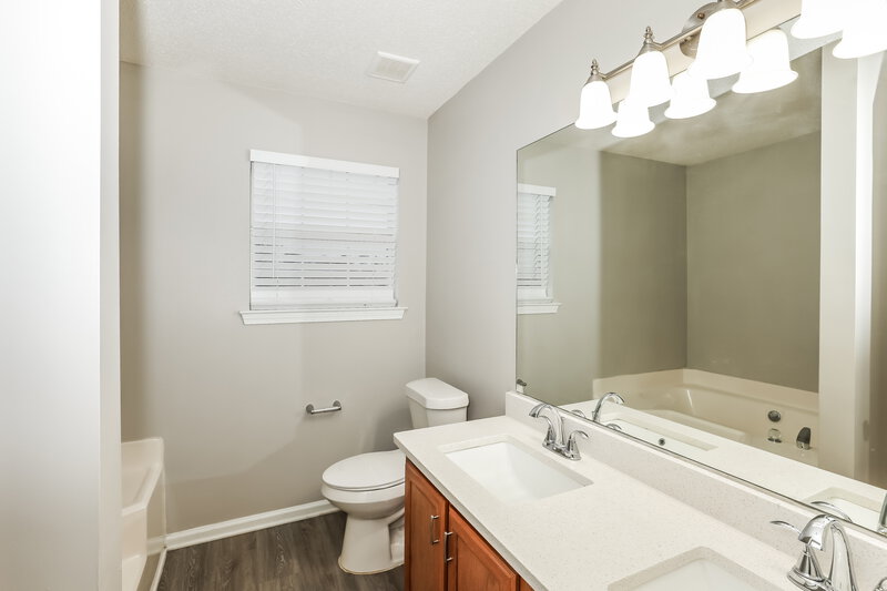 2,190/Mo, 5391 Katherine Village Dr Ellenwood, GA 30294 Main Bathroom View