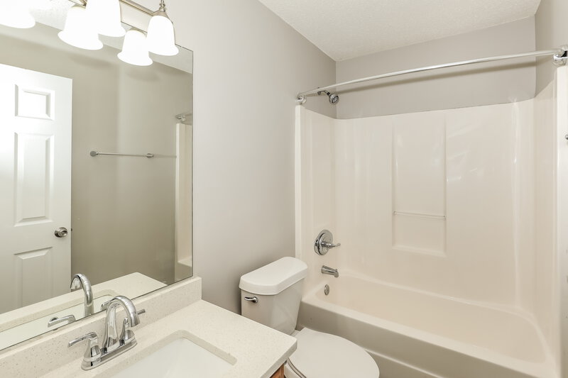 2,190/Mo, 5391 Katherine Village Dr Ellenwood, GA 30294 Bathroom View