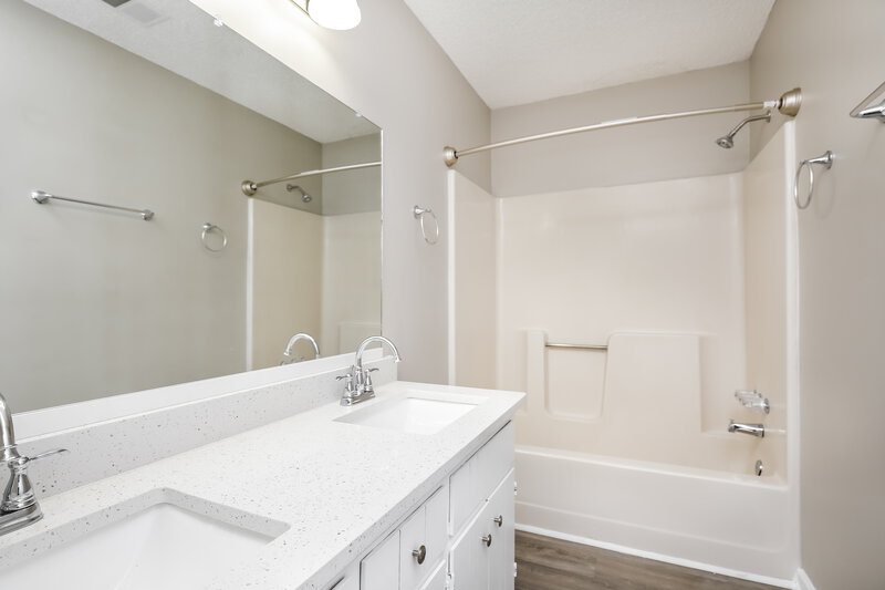1,865/Mo, 4195 Hidden Meadow Cir Sugar Hill, GA 30518 Main Bathroom View