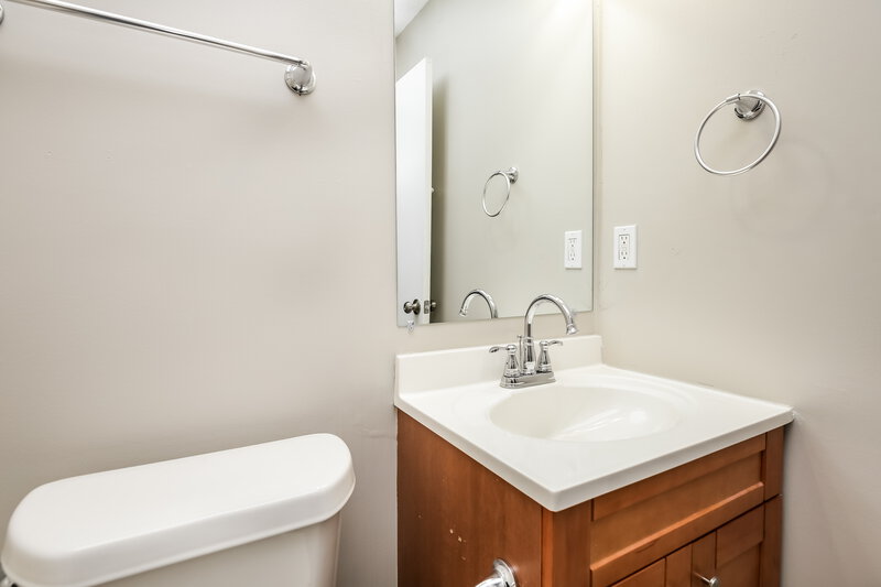 1,865/Mo, 4195 Hidden Meadow Cir Sugar Hill, GA 30518 Bathroom View