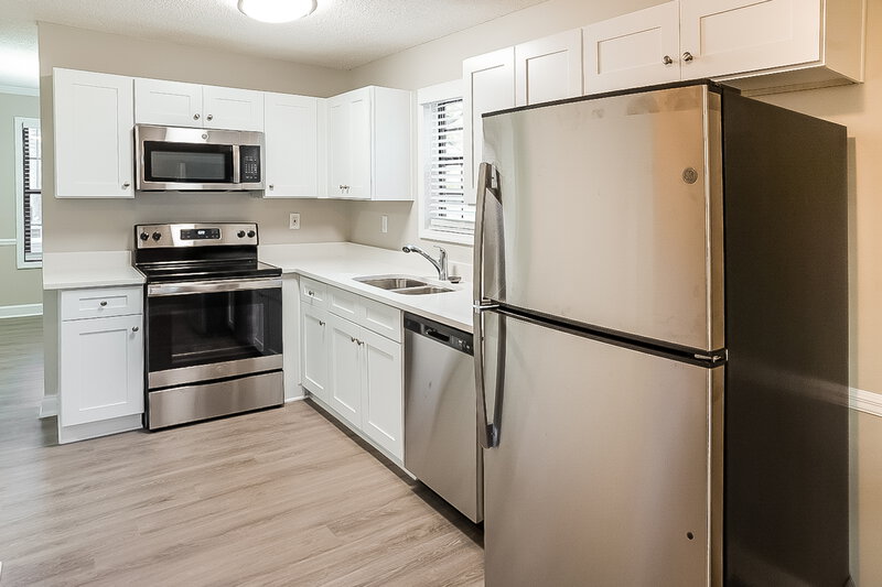 2,020/Mo, 2474 Smith Ave SW Marietta, GA 30064 Kitchen View