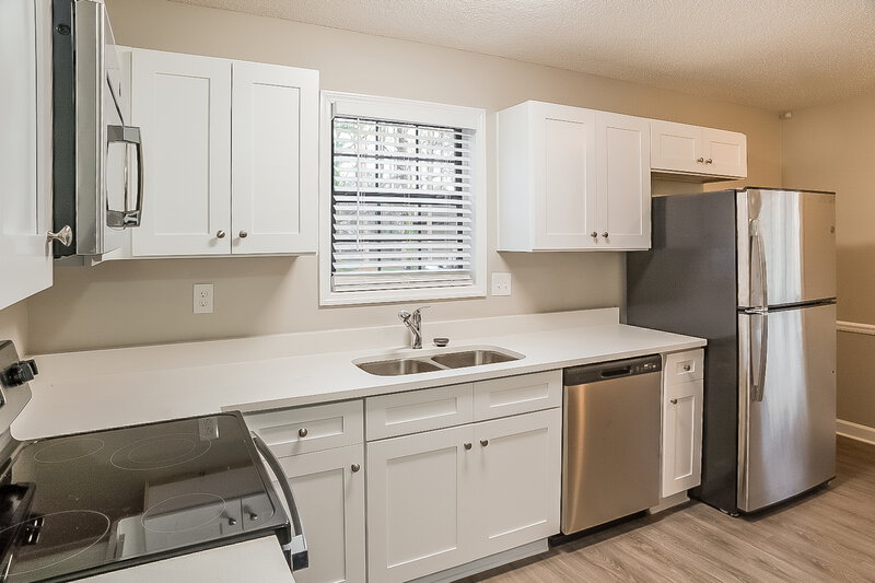 2,020/Mo, 2474 Smith Ave SW Marietta, GA 30064 Kitchen View 2
