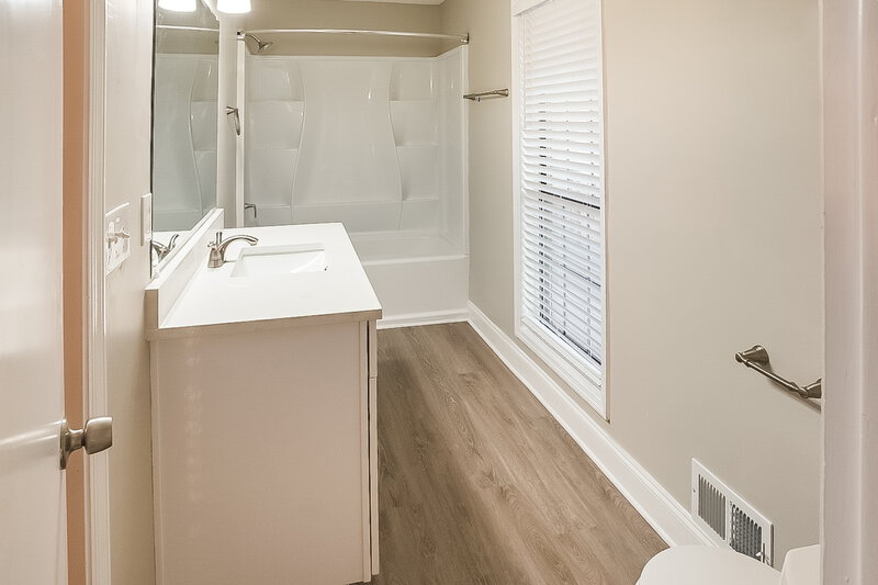 2,020/Mo, 2474 Smith Ave SW Marietta, GA 30064 Main Bathroom View 2