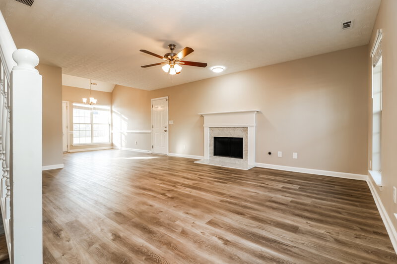 2,130/Mo, 474 Limerick Wy Hampton, GA 30228 Living Room View 2