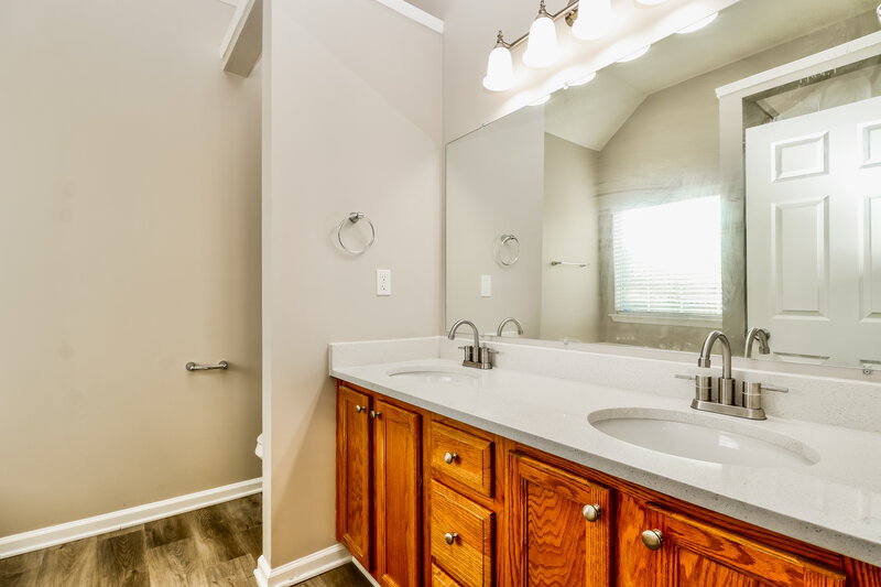 2,130/Mo, 474 Limerick Wy Hampton, GA 30228 Main Bathroom View