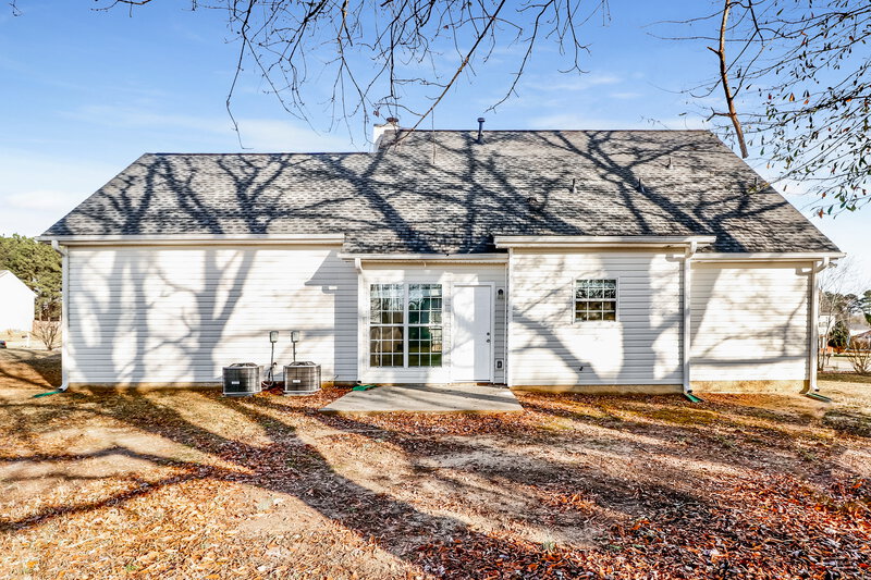 2,130/Mo, 474 Limerick Wy Hampton, GA 30228 Rear View