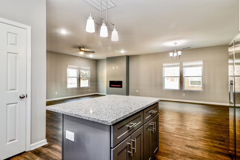 2,545/Mo, 261 Addy Ln Stockbridge, GA 30281 Kitchen View 2