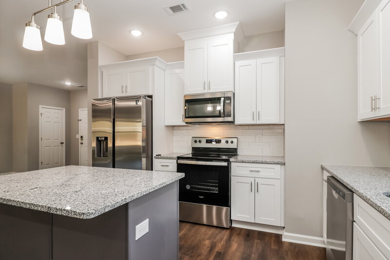 2,545/Mo, 261 Addy Ln Stockbridge, GA 30281 Kitchen View 3