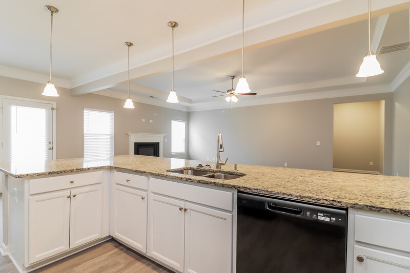 2,195/Mo, 350 Windpher Rdg Hampton, GA 30228 Kitchen View