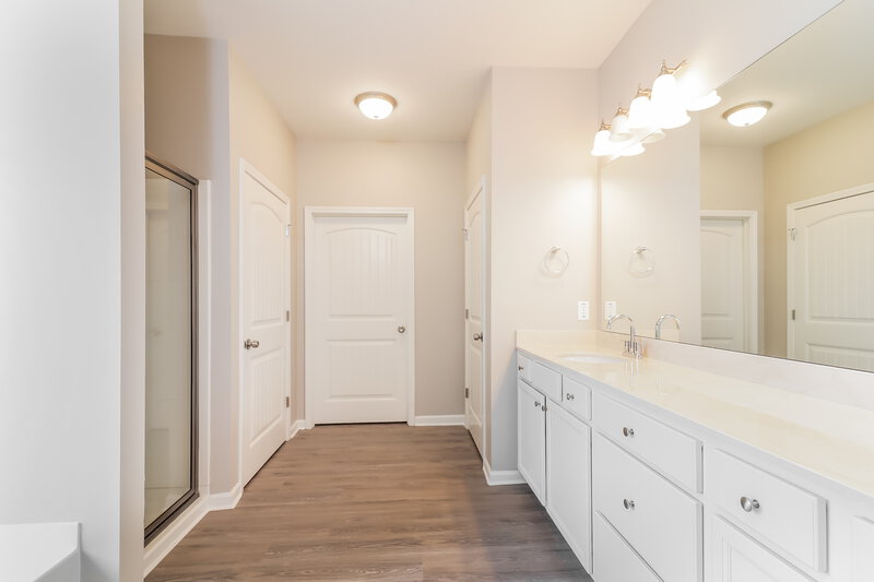 2,195/Mo, 350 Windpher Rdg Hampton, GA 30228 Main Bathroom View