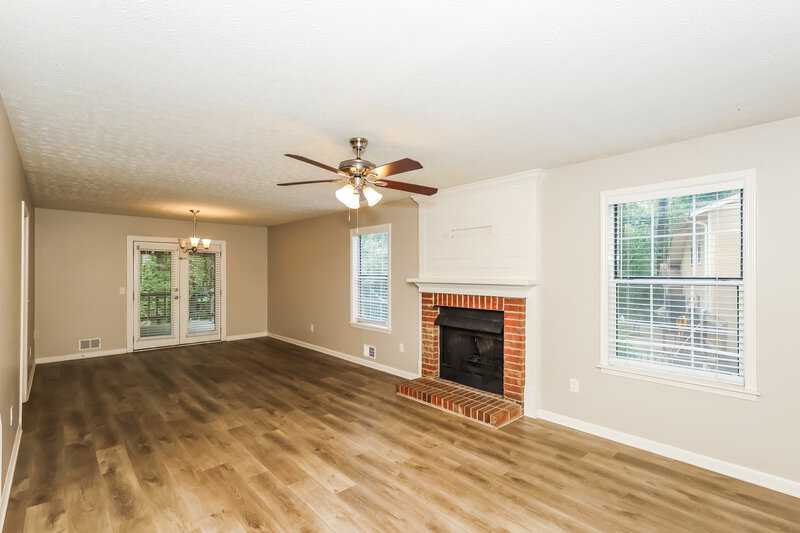 1,915/Mo, 15 Valley Brook Drive Newnan, GA 30265 Living Room View
