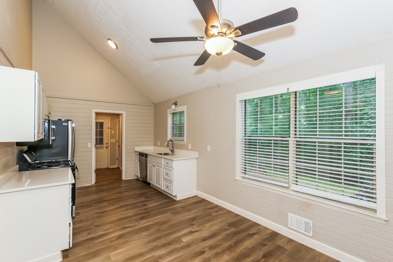 1,915/Mo, 15 Valley Brook Drive Newnan, GA 30265 Breakfast Nook View