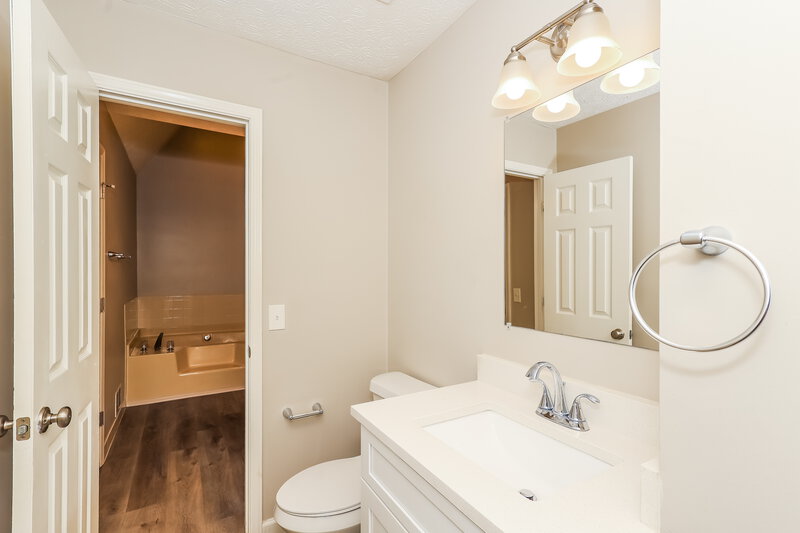 1,915/Mo, 15 Valley Brook Drive Newnan, GA 30265 Main Bathroom View