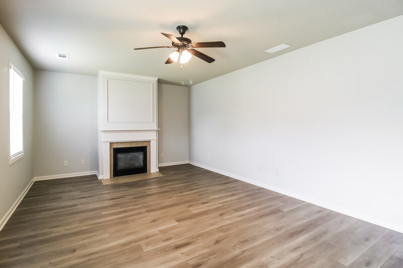 2,408/Mo, 631 Collingsworth Ln Lawrenceville, GA 30043 Living Room View 2