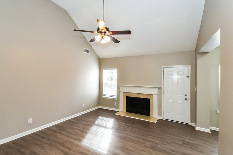 2,130/Mo, 2335 Alden Woods Jonesboro, GA 30236 Living Room View