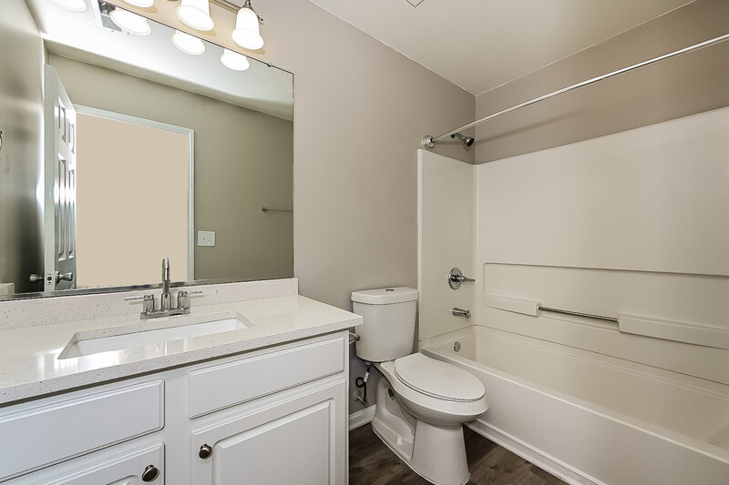 2,045/Mo, 421 Eglington Trl Locust Grove, GA 30248 Bathroom View