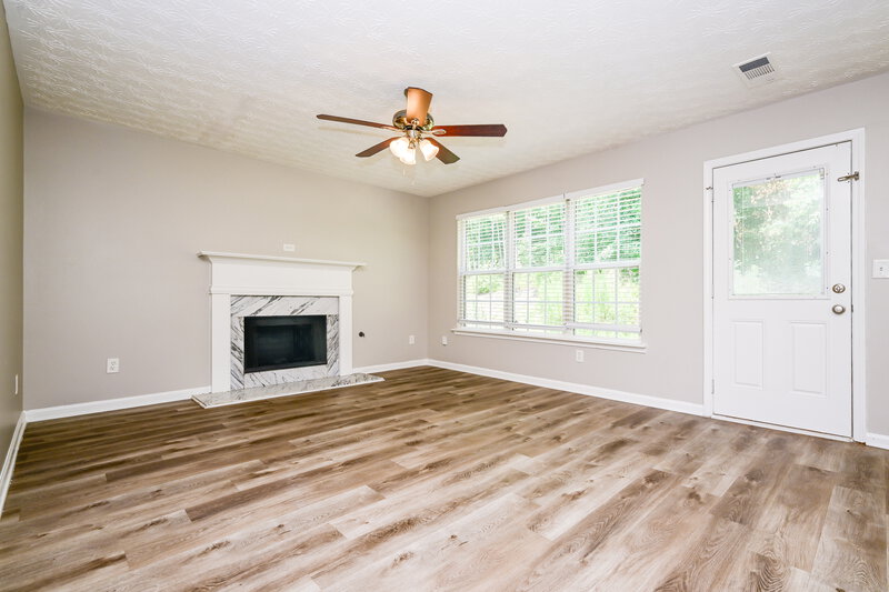 2,615/Mo, 4156 Bosenberry Way Ellenwood, GA 30294 Living Room View