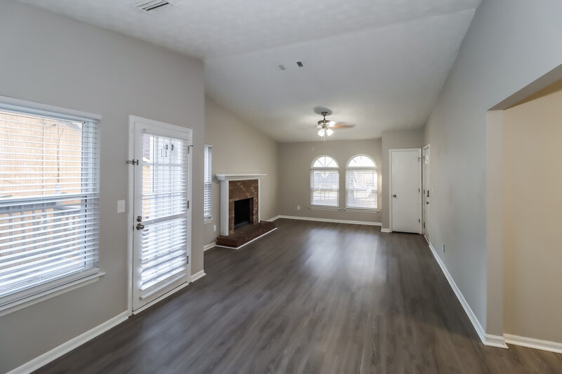 2,600/Mo, 643 Tarragon Way Sw Atlanta, GA 30331 Living Room View 2