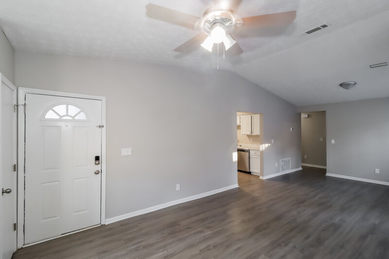 2,600/Mo, 643 Tarragon Way Sw Atlanta, GA 30331 Hallway View