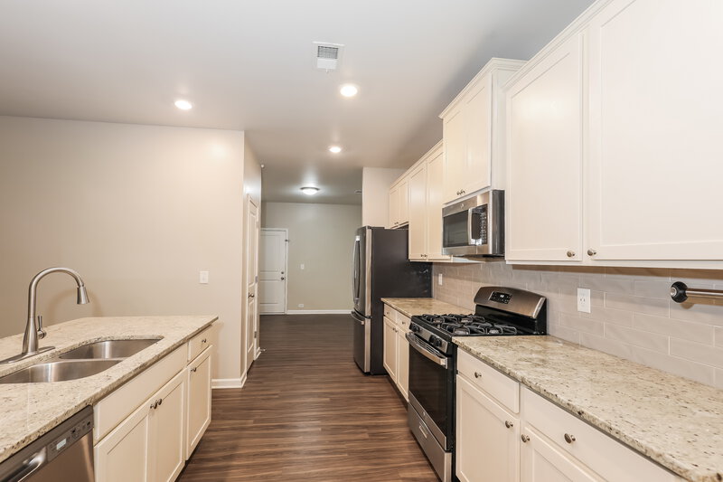 3,260/Mo, 3949 Lake Manor Way Atlanta, GA 30349 Kitchen View