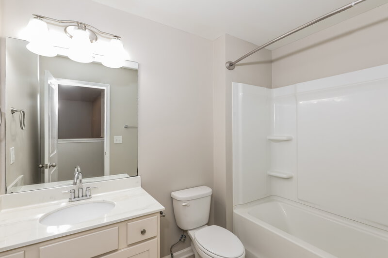 3,260/Mo, 3949 Lake Manor Way Atlanta, GA 30349 Bathroom View