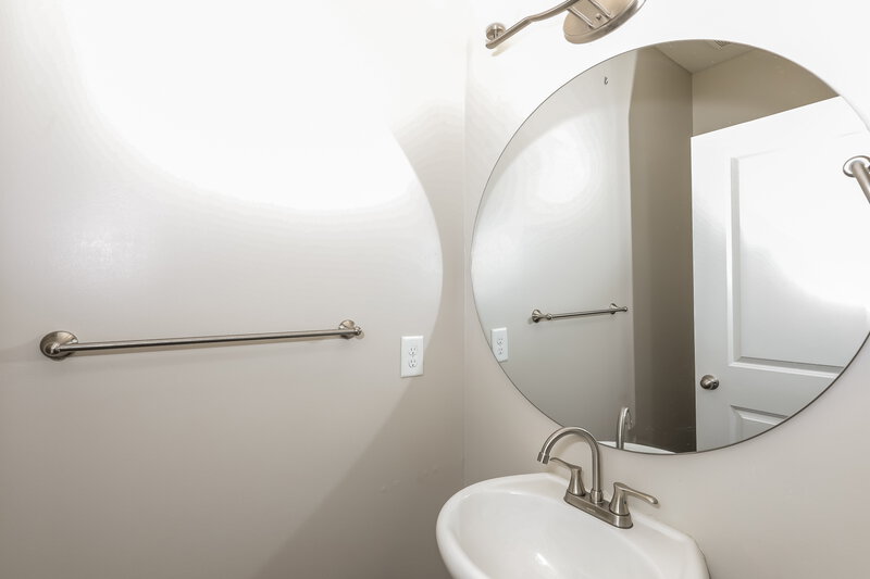 3,260/Mo, 3949 Lake Manor Way Atlanta, GA 30349 Bathroom View 2