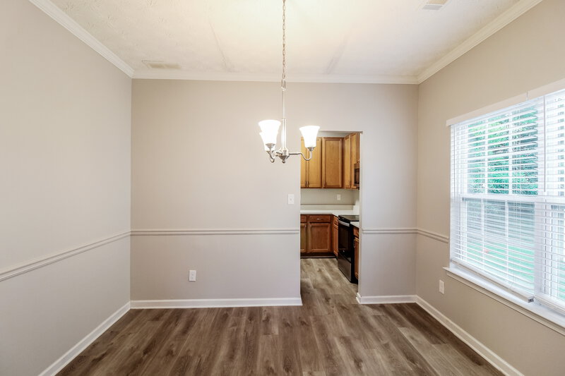 1,995/Mo, 7047 Red Maple Ln Lithonia, GA 30058 Dining Room View 2