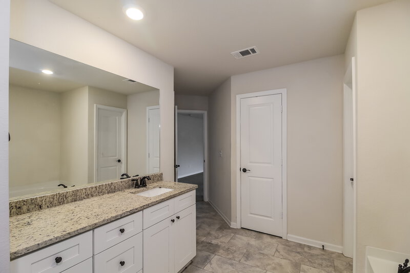 2,775/Mo, 445 Samara Ct Fairburn, GA 30213 Main Bathroom View 2