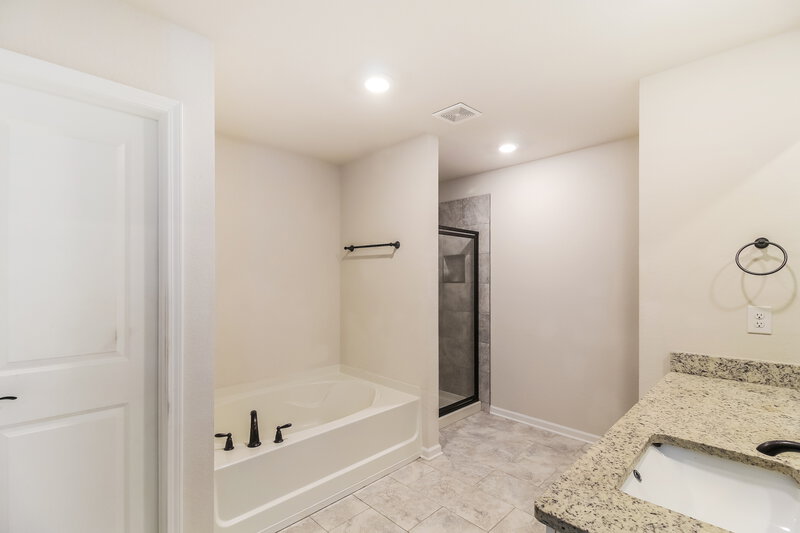 2,775/Mo, 445 Samara Ct Fairburn, GA 30213 Bathroom View