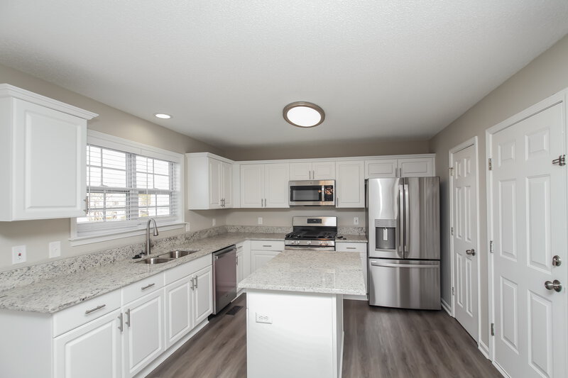 3,210/Mo, 1033 Saddle Brooke Drive Dallas, GA 30132 Kitchen View